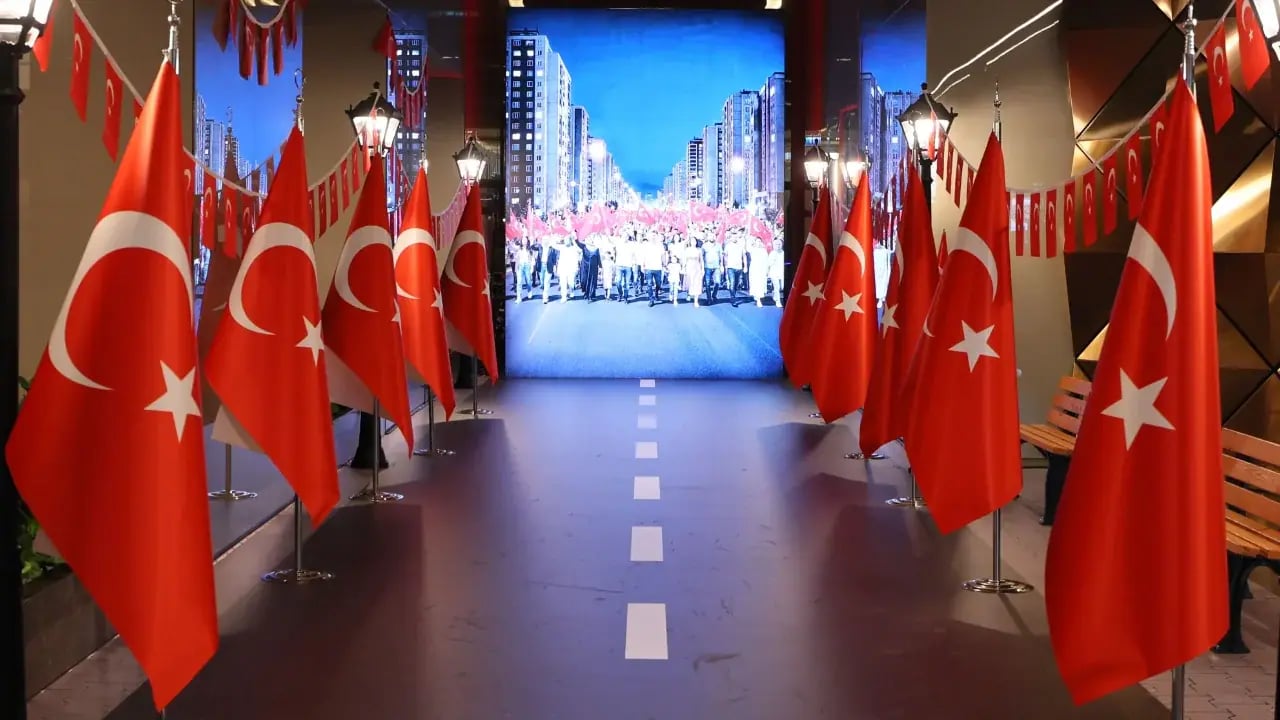 15 Temmuz Ruhu Sergiyle Yaşıyor: 'İrade Bizim, Zafer Bizim' Ziyaretçileri Karşıladı