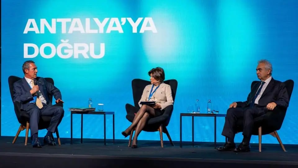 Ali Koç: Elektrifikasyon Türkiye'nin Rekabet Gücünü Artıracak