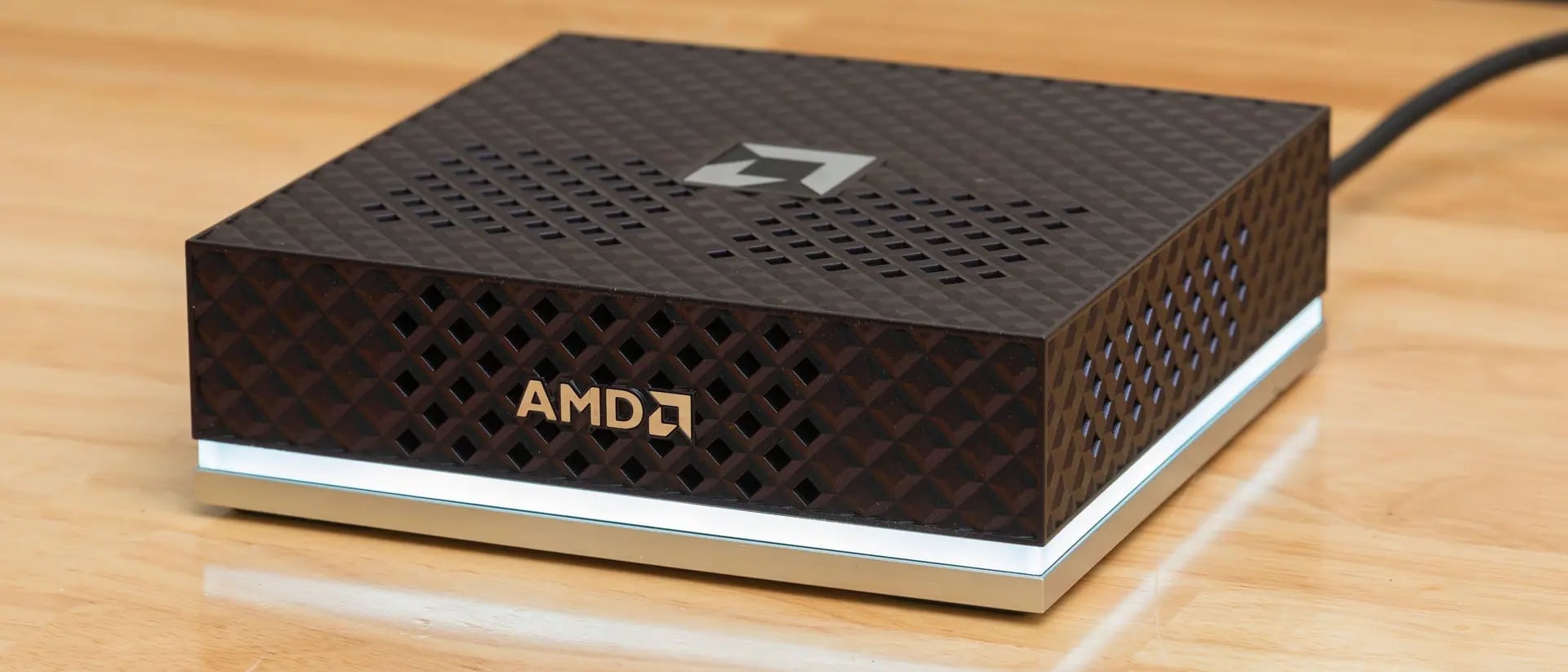 AMD'nin Yapay Zeka Savaşı: Ryzn AI Halo ile Rakibe Meydan Okuyor