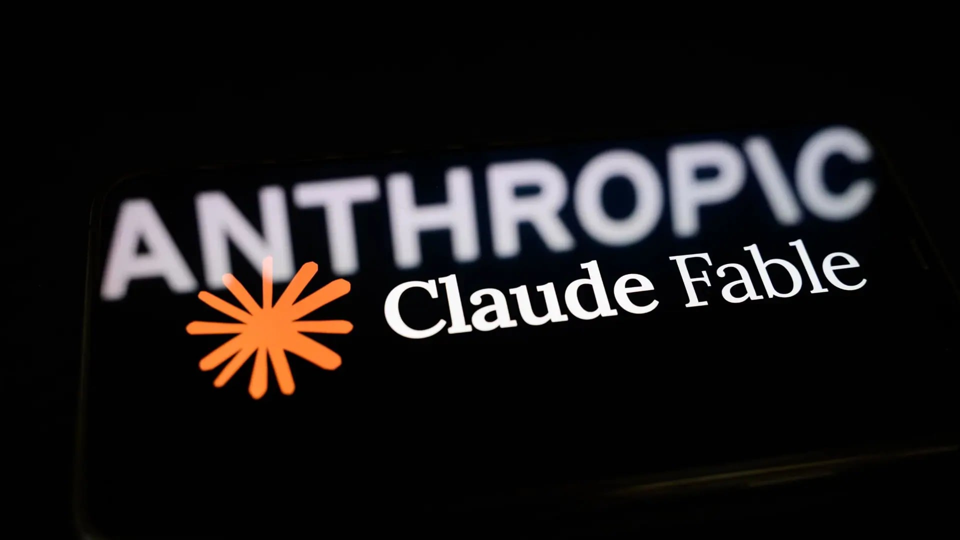Anthropic'ten Claude Fable 5 Operasyonlarına Dönüş: Sınırlamalardan Sonra Tek Filtreyle Güvenlik Testi