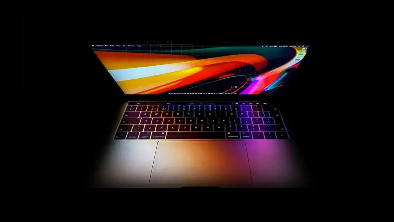Apple'dan Dev Hareket: M7 MacBook Pro, Yenilikçi Tasarım ve Yapay Zekayı Yakalıyor
