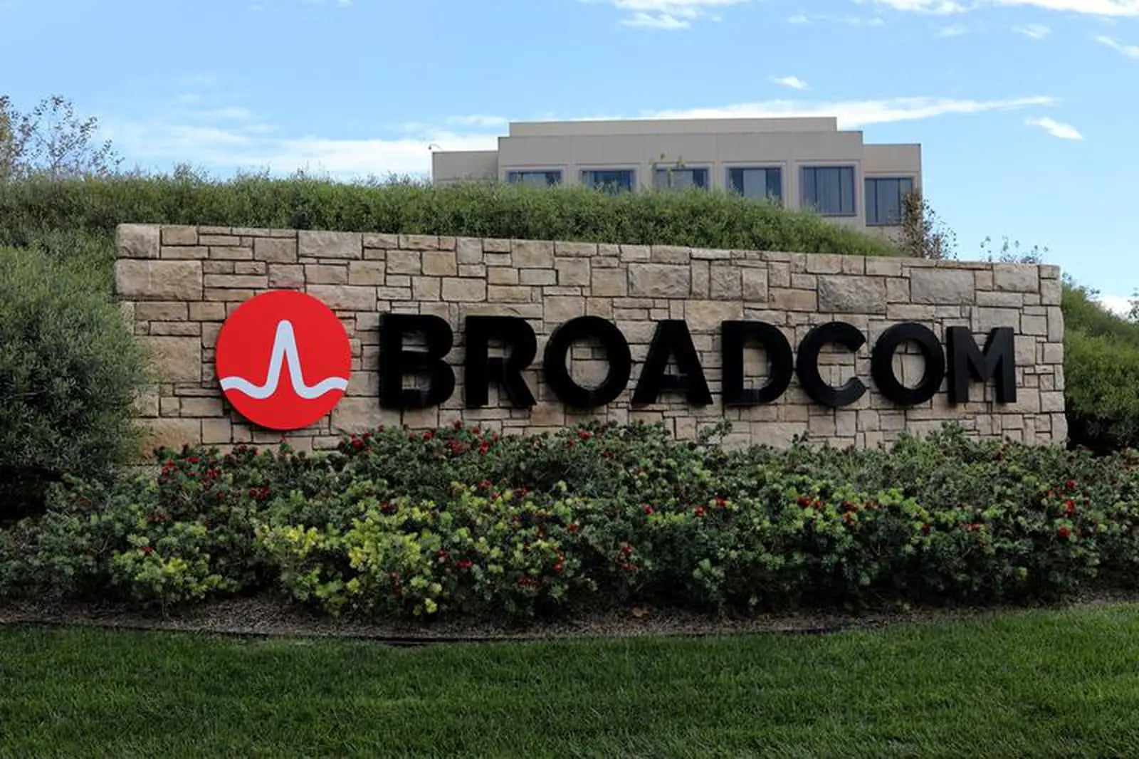 Apple ve Broadcom Ortaklığı: ABD Çip Üretiminde Dev Hamle