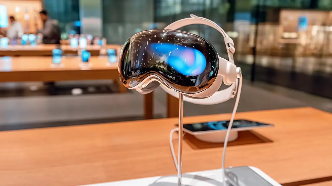 Apple Vision Pro İlk Kez Gerçek Bir Ameliyatta Kullanıldı: Kalça Artroskopisi Sırasında Sahada