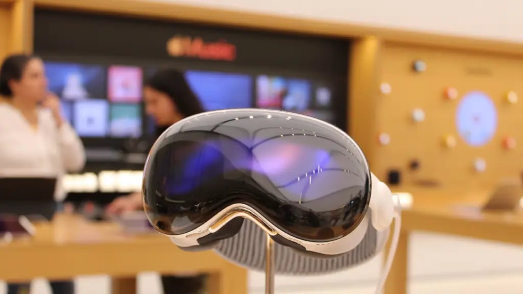 Apple Vision Pro Rekor Fiyata Uçtu