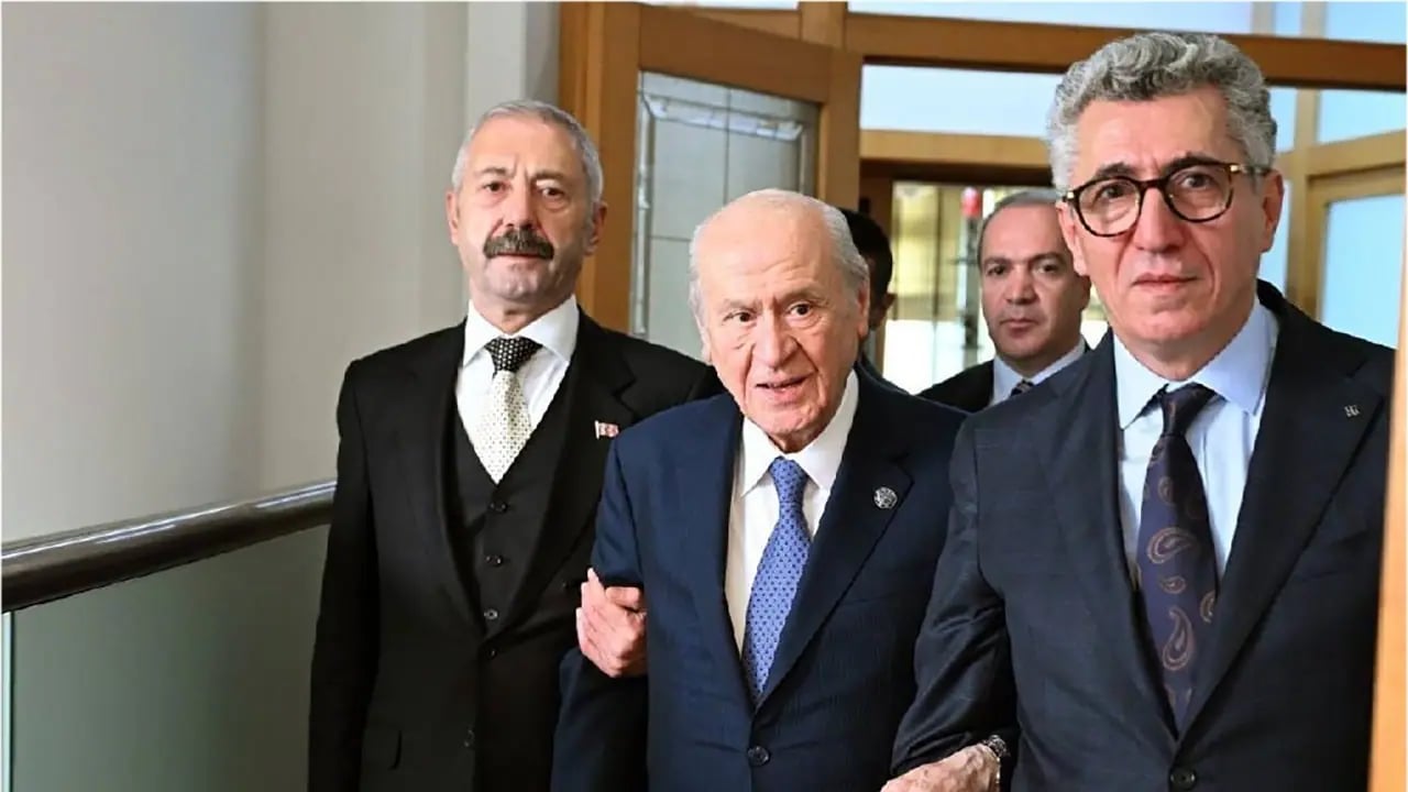 Bahçeli devreye girdi: Sarallar ve Şahinler MHP merkezinde buluştu
