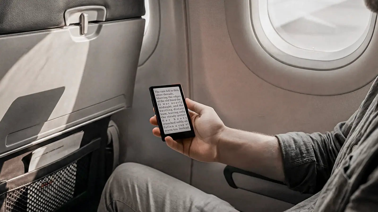Bileğin En Küçük E-Kitap Okuyucusu: Xteink X4 Pro