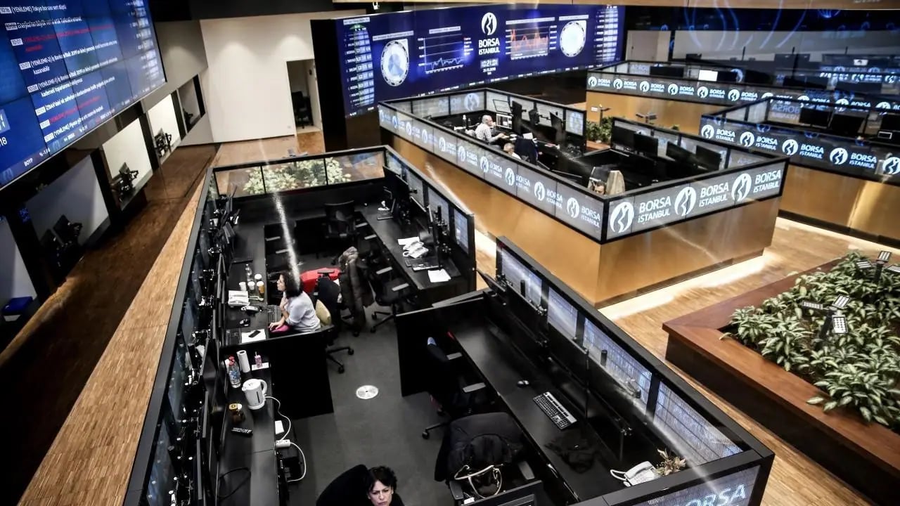 Borsa İstanbul sert düştü: Faiz indirimi sonrası BIST 100'de 356 puanlık kayıp