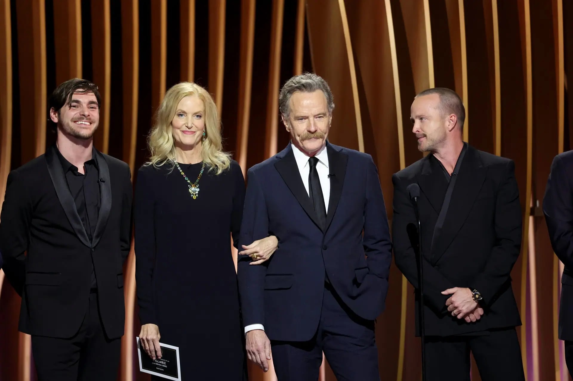 Bryan Cranston, Breaking Bad'deki Oğlu RJ Mitte'in Ölümüne Yas Tutuyor: 'Seni Özleyeceğim, Oğlum'