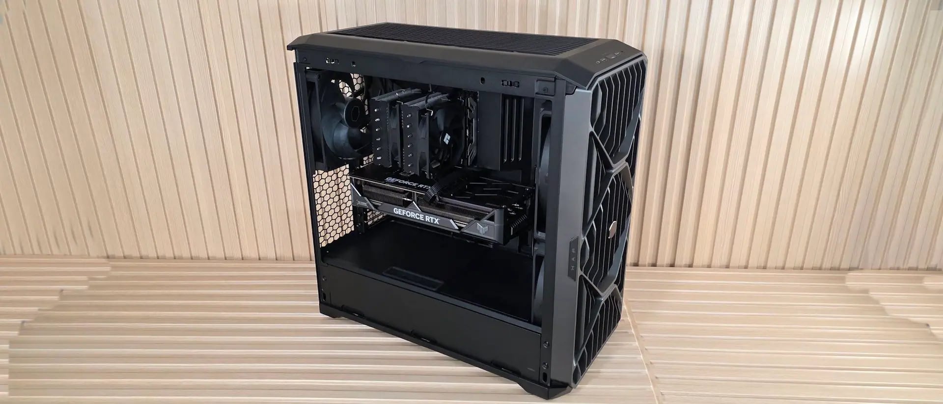 Cooler Master HAF II 500: Dev Hava Akışı ve Güç Odaklı Kasada Tanışın
