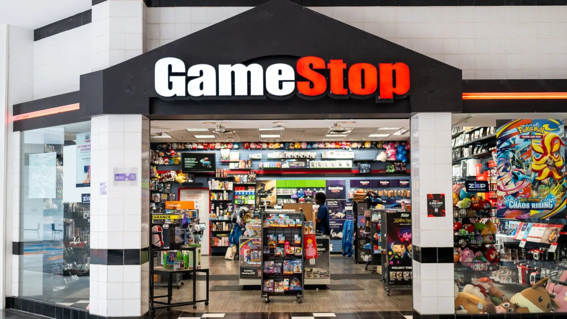 GameStop CEO'dan Sony Kararına Tokat: Disks Eskidi!