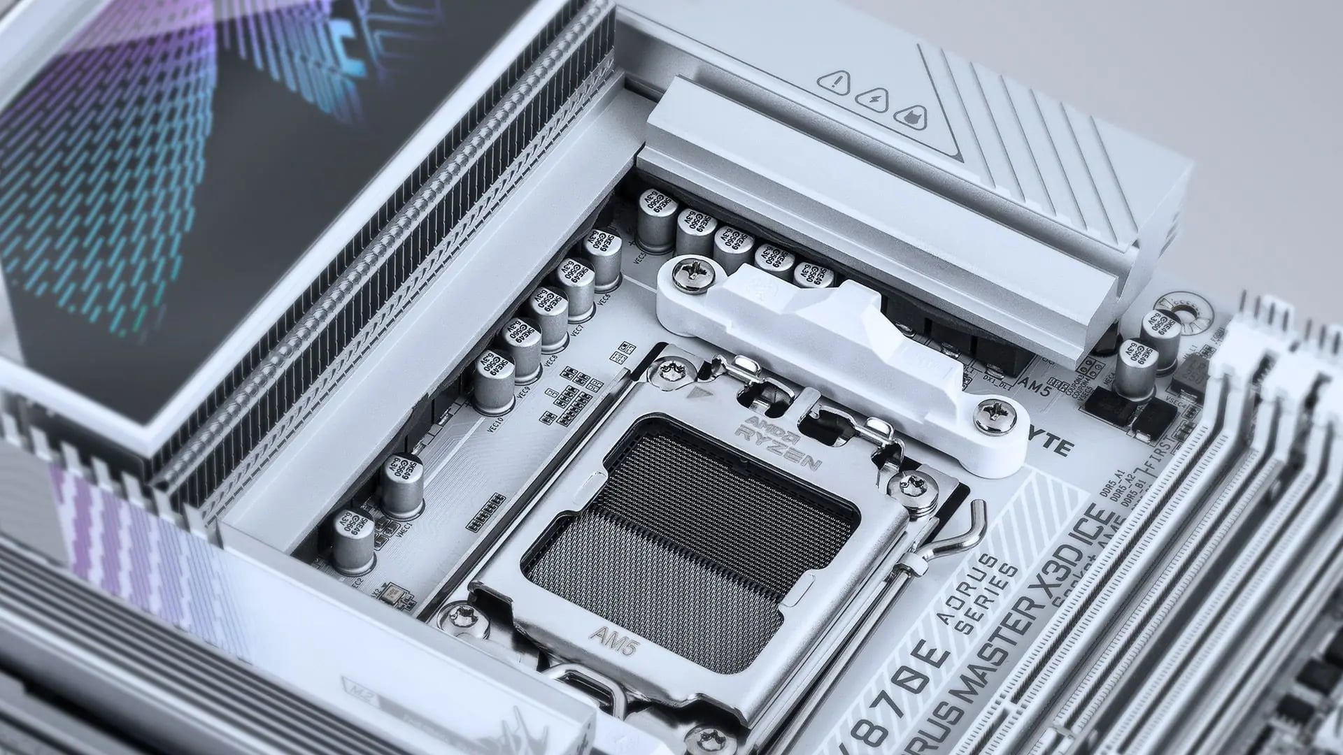 Gigabyte AMD'nin Yeni Çip Dostuna Kapı Açtı: CXMT Hafızaları 8200 MT/s ile Testten Geçti