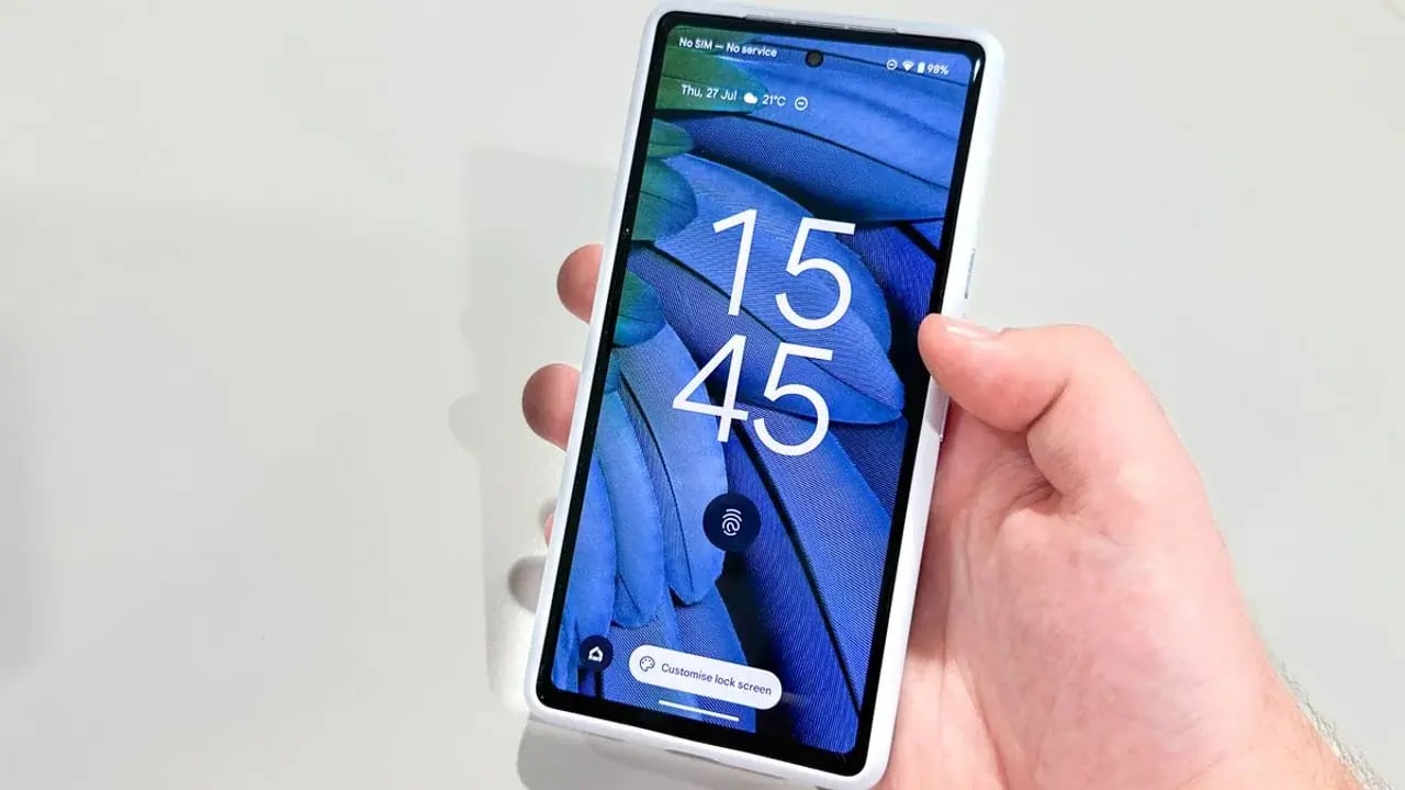 Google Pixel'lerde Yapay Zeka Destekli Kilit Ekranı Saatleri Geliyor: Tasarımlarınızla Gelecek