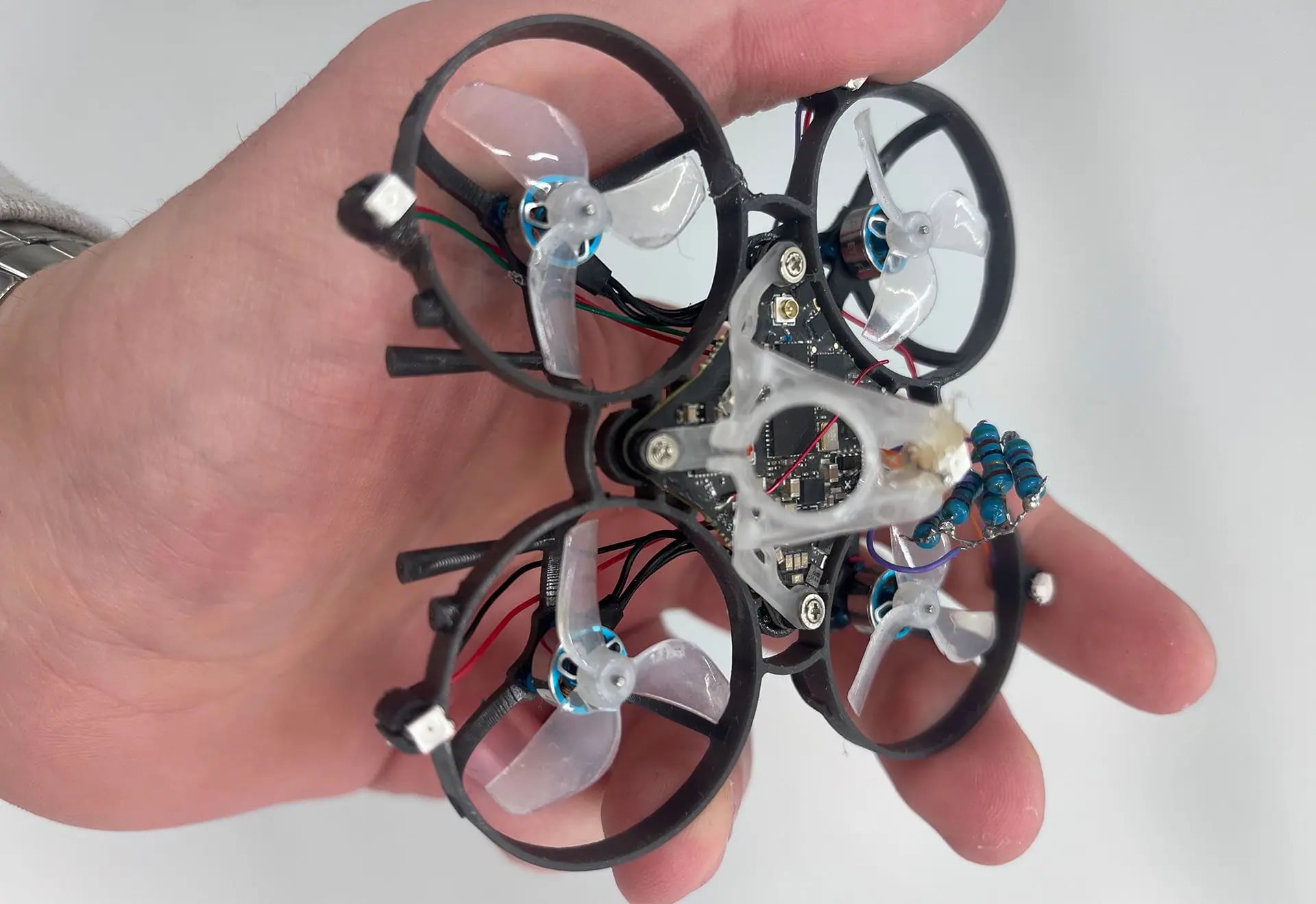 Hava Hareketiyle Sineği İmha Eden Otonom Drone: Sineklerden Kurtulmanın Yeni Yolu