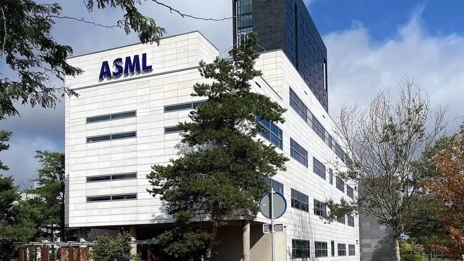 Hollandaca yarı iletken Sanayisi Alarm Veriyor: Çin'den Siber Tehditler