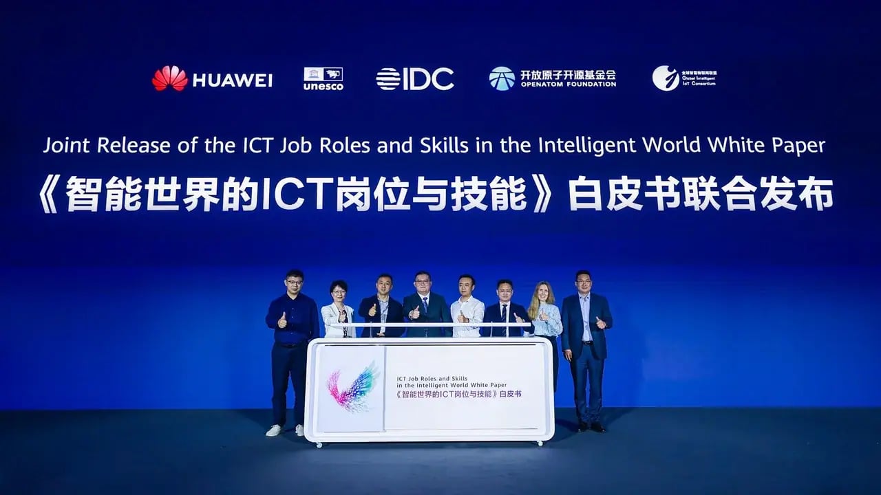 Huawei'den Dev Dönüş: Katlanabilir Dizüstü Bilgisayarlar ve Akıllı Saatler Şovda