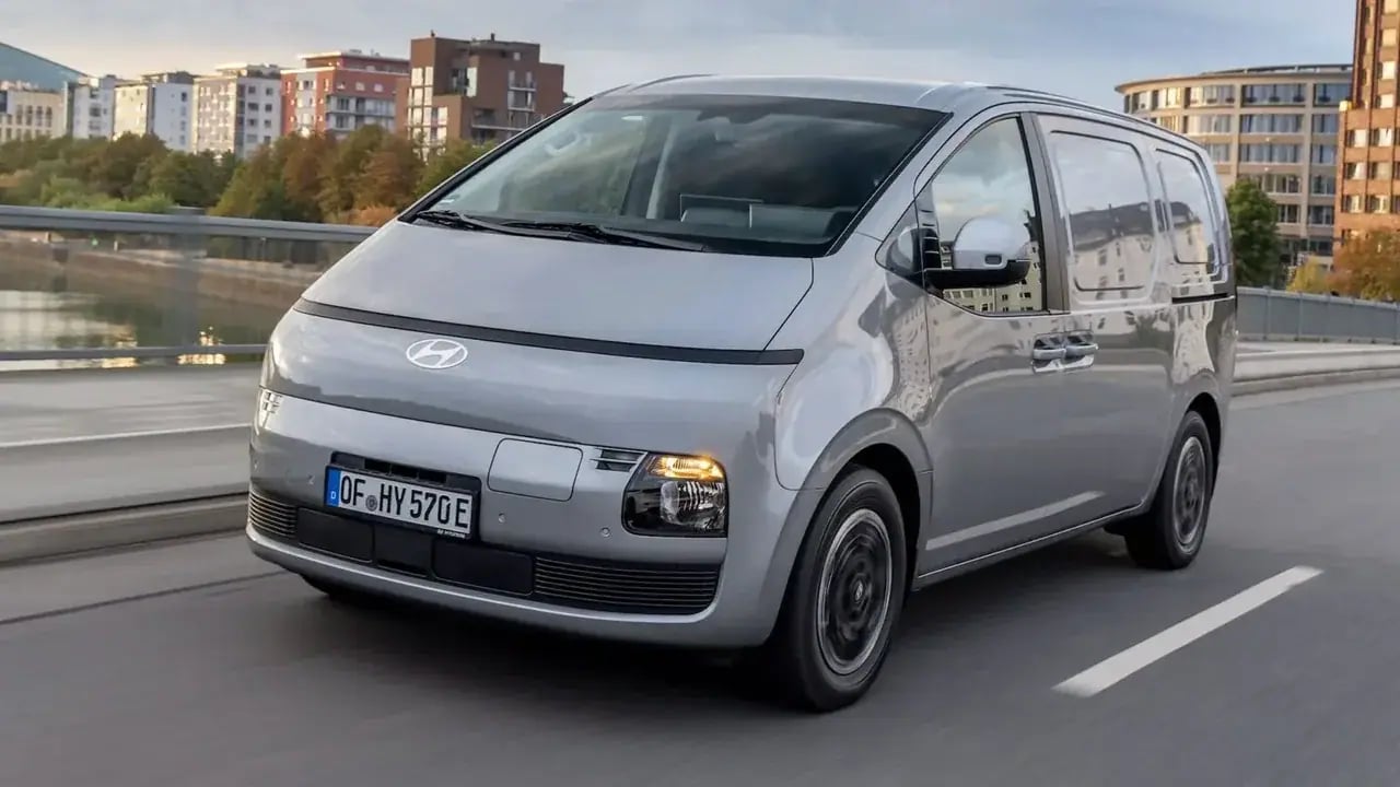 Hyundai STARIA Cargo Tanıtıldı: 450 km Menzil ve 800V Mimariyle Elektrikli Hafif Ticari Dönemi