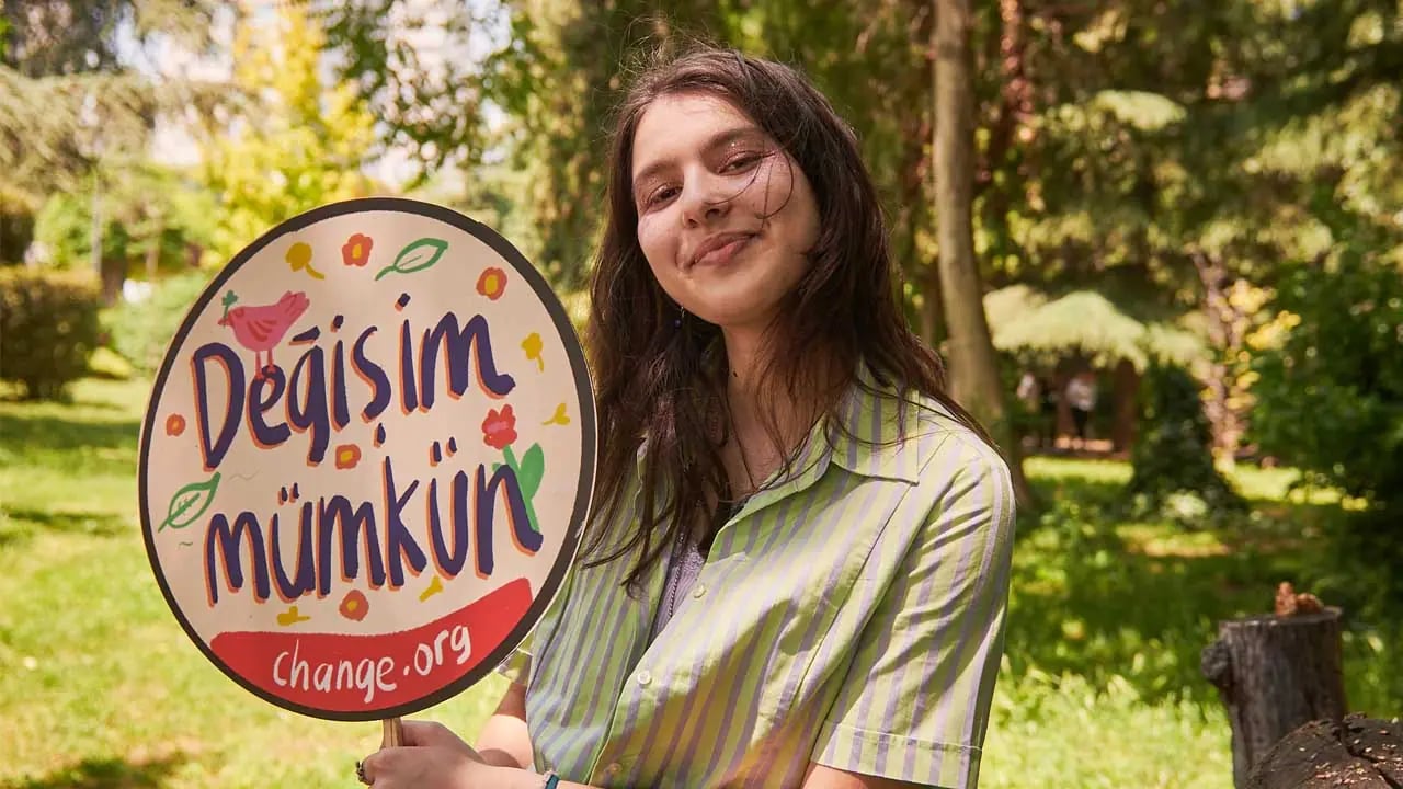 İmza Kolektifleri Tekrar Sesini Duyuruyor: Change.org Erişim Engeline Karşı Kazandı