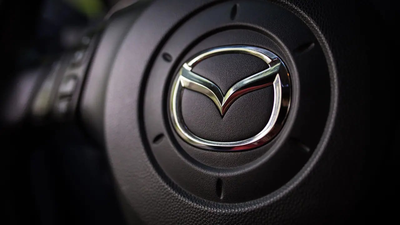 Mazda'nın Dokunmatik Ekran Hamlesi Sürüş Güvenliğini Nasıl Etkiler?