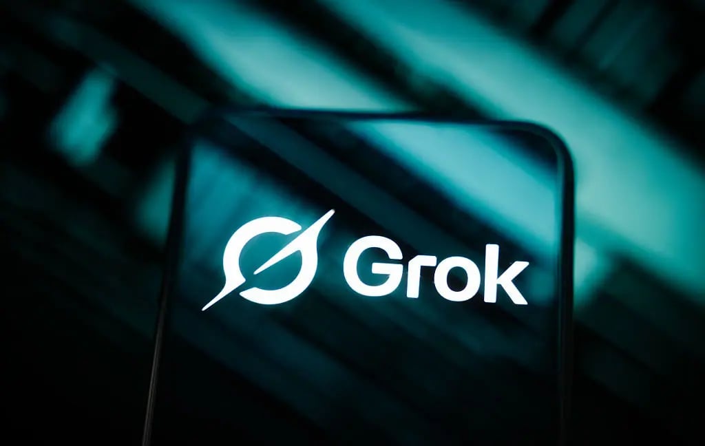 Musk'tan Gökten Şimşek: Yapay Zeka Suistimaline Karşı Grok Kullanıcılarını Dava Ediyor