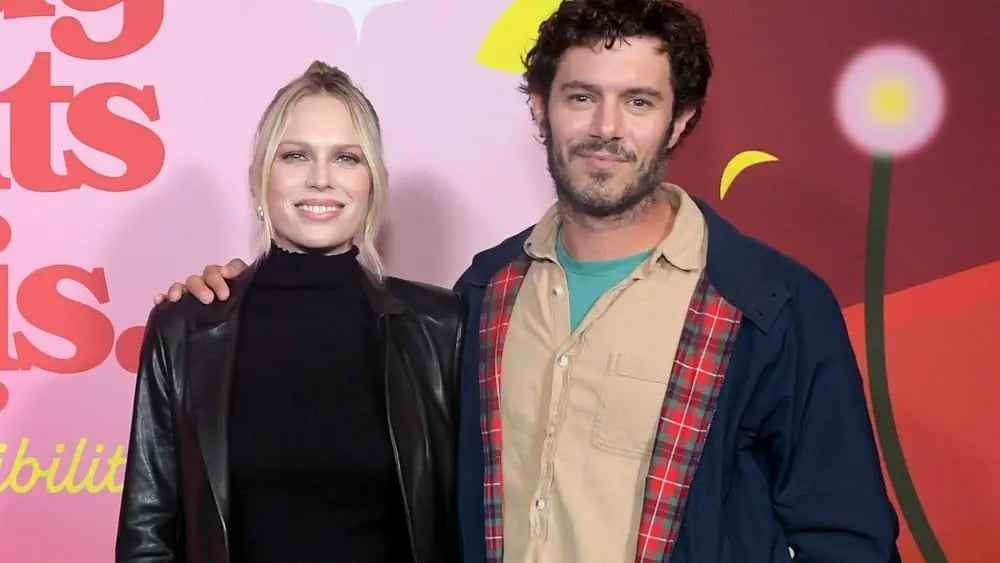Nobody Wants This Yaratıcısı Erin Foster, Adam Brody'nin Filistin Desteğine Yanıt Verdi: 'Onunla Aynı Fikirde Değilim'