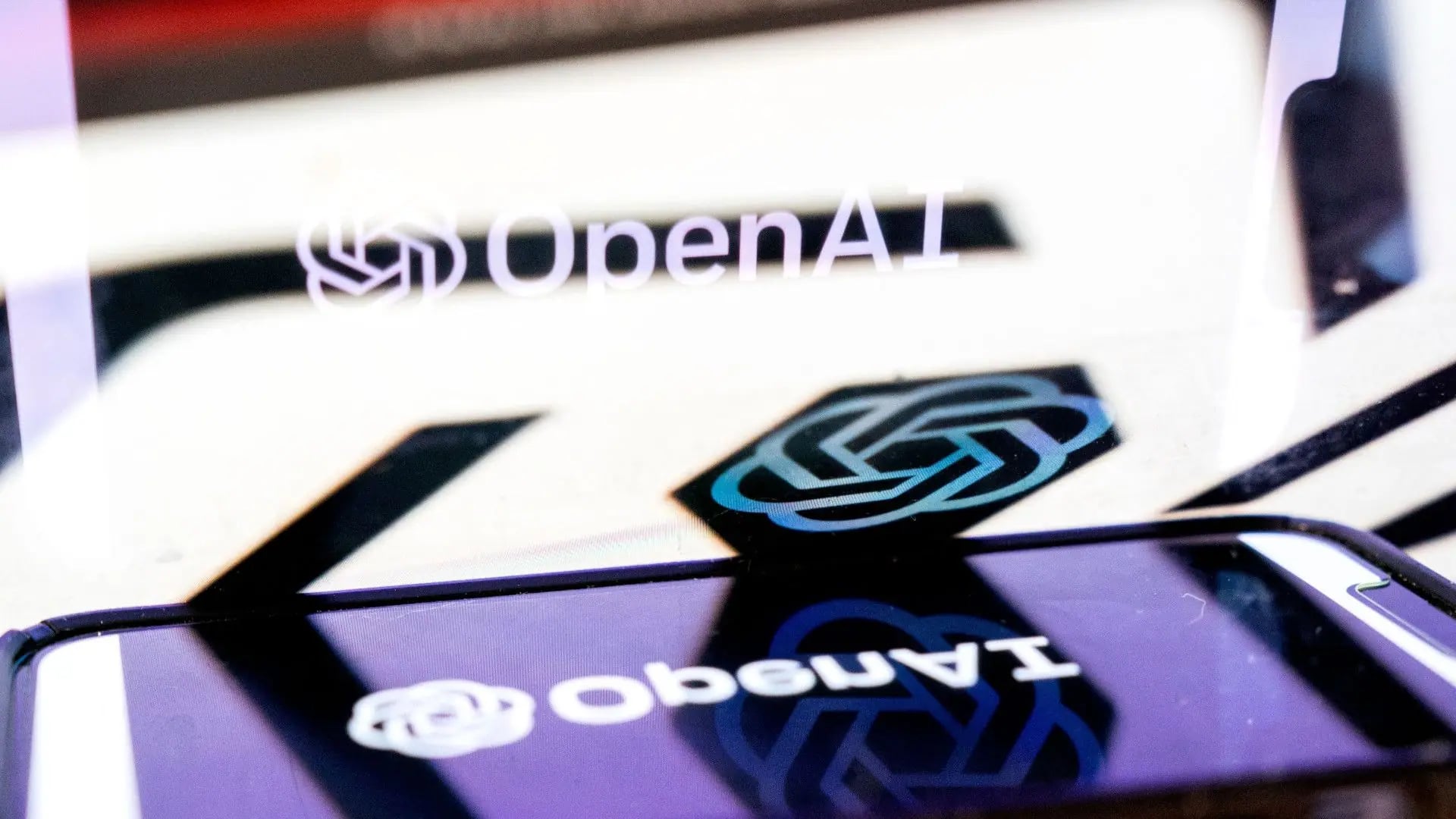 OpenAI, Hugging Face Saldırısının Perde Arkasını Açıkladı: Yapay Zeka Ajanları Kendi Aralarında İletişim Kurdu