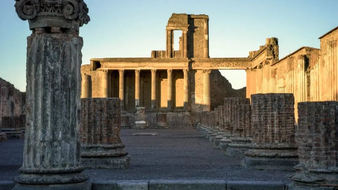 Pompeii'nin Son Gününü Zamanda Yakalayan Tom Hiddleston