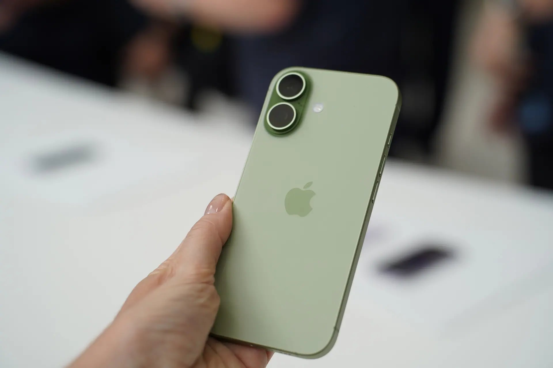 RAM Kıtlığına Rağmen Apple Satışlarıyla Rekor Kırdı
