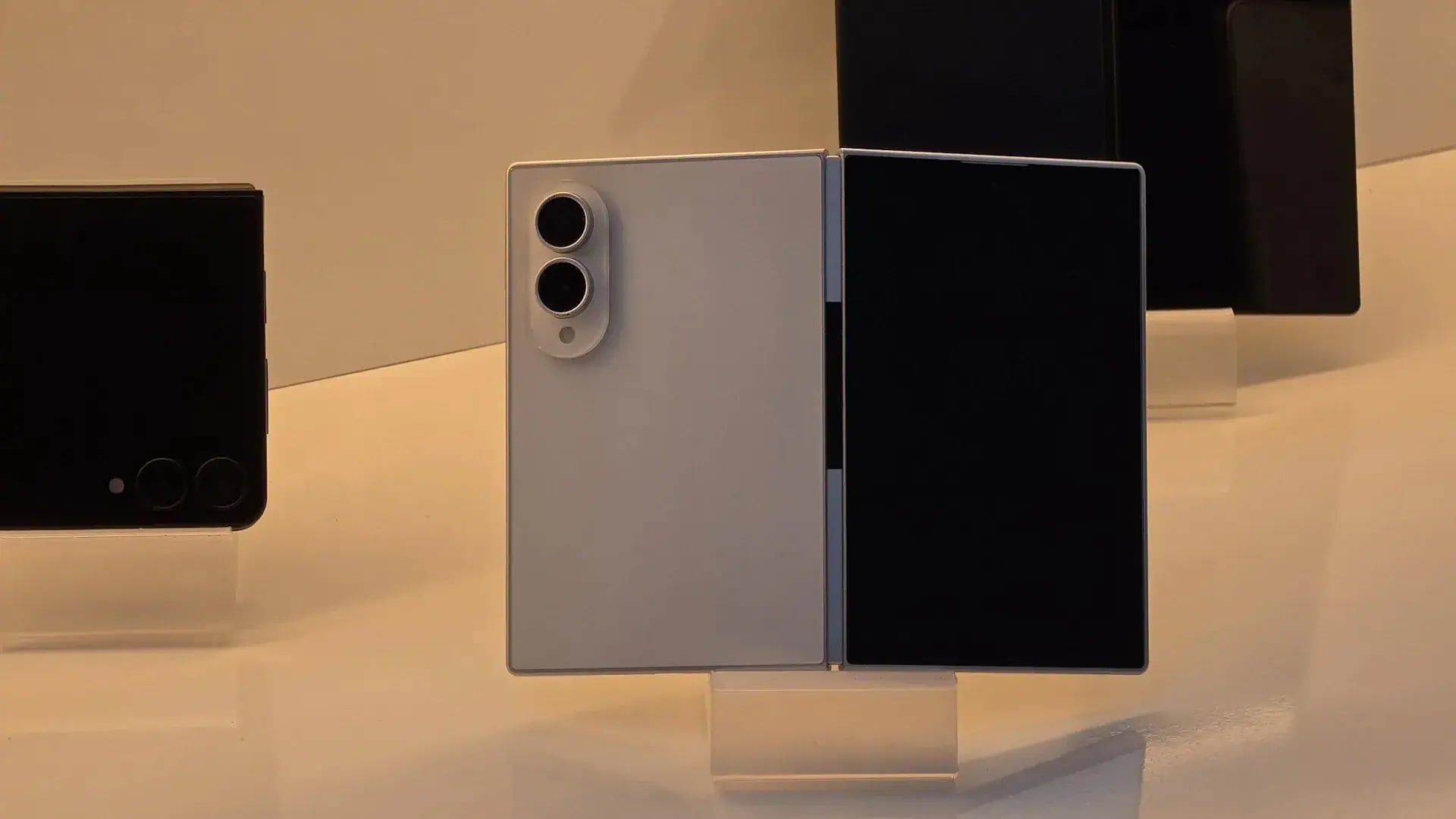 Samsung Katlanabilir Telefonlarda Yeni Oyun Kuruyor