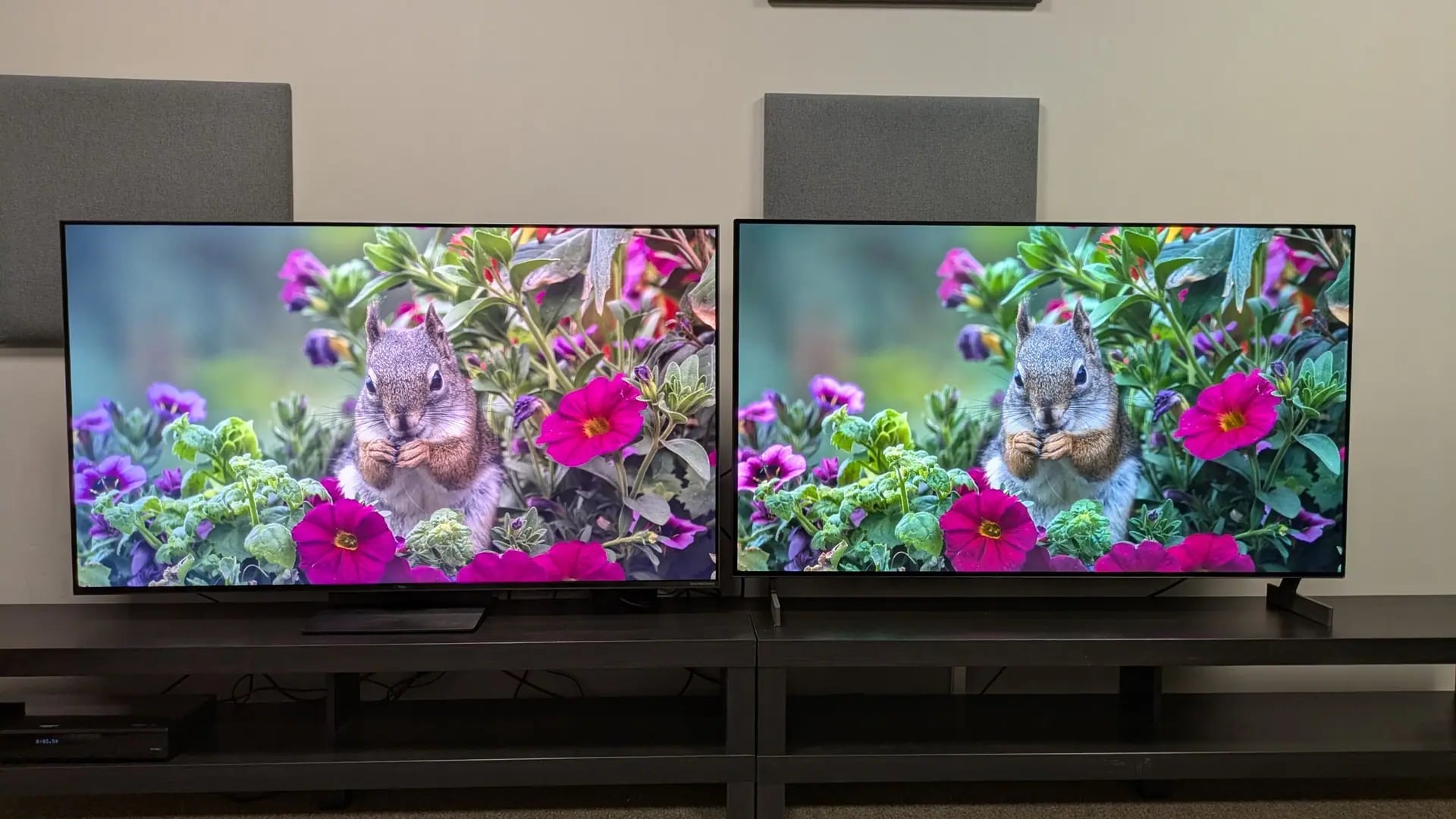 TCL C7L ile LG B6E kapıştı: Mini-LED parlıyor, OLED karanlıkta direniyor