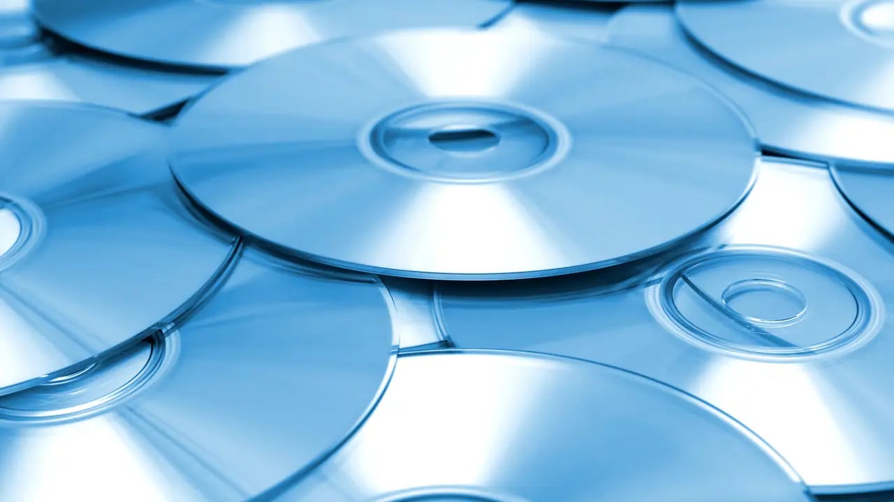 Teknolojinin Reddetme Kararı: Filmler Neden USB'ye Geçmedi?