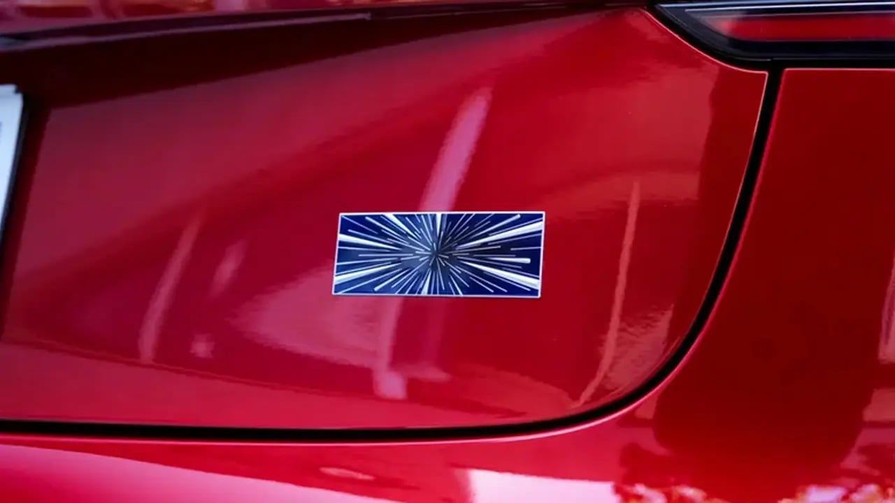 Tesla’nın Gizemli Yıldızı: Hızın Sanata Dönüşü