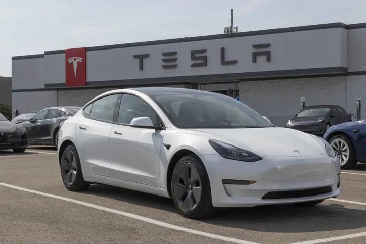 Tesla Otonom Sürüşte Tehlike Alarmı