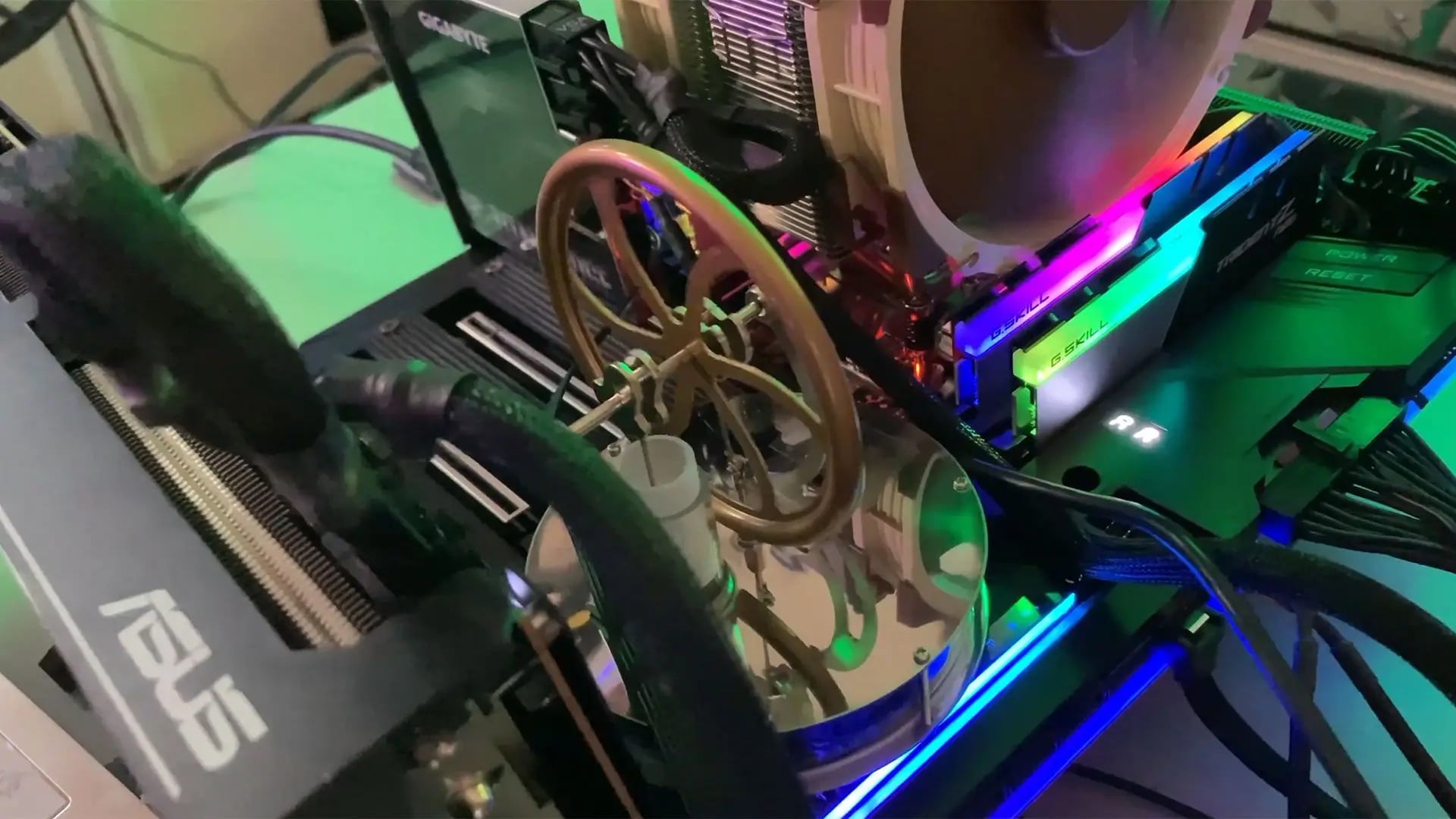 Threadripper'a Buhar Gücü: 19. Yüzyıl Teknolojisiyle Soğutma Devrimi