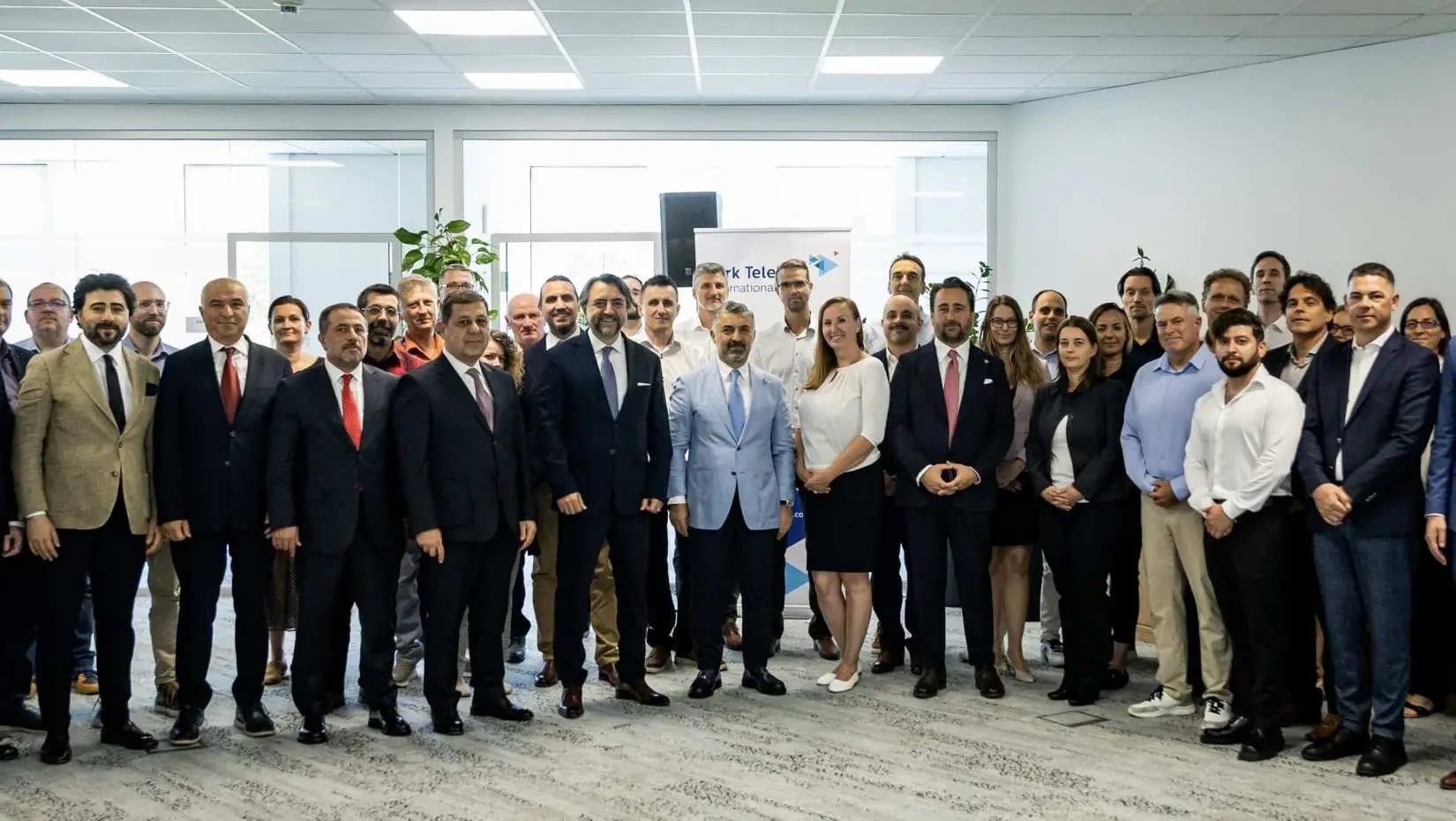 Türk Telekom'dan Küresel Dijital Dev Hamlesi