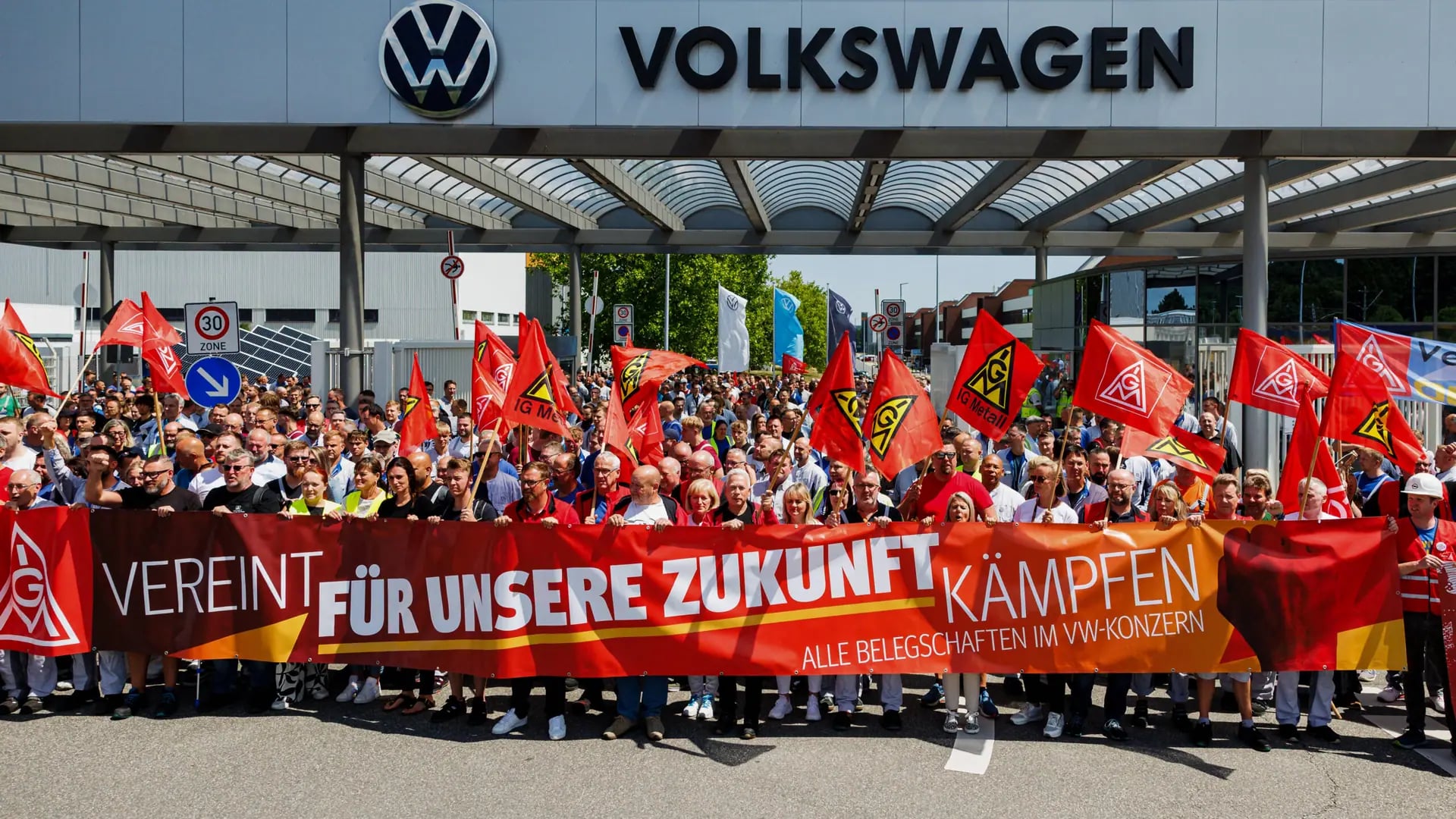Volkswagen’de Büyük Dönüşüm Tartışması: İş Güvenliği ve Üretim Planı