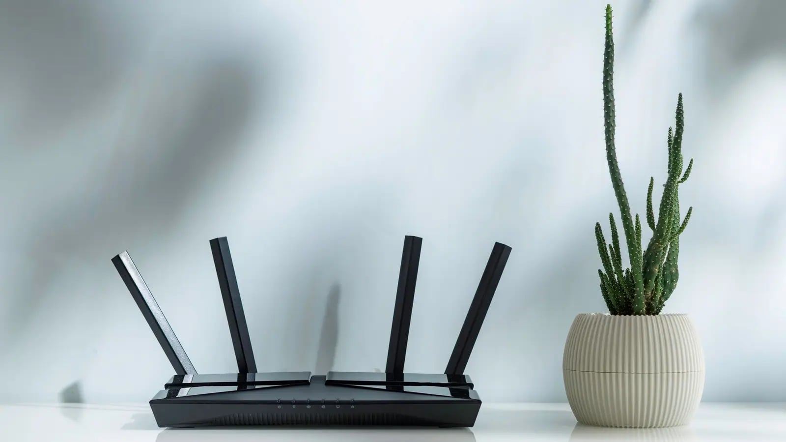 Wi-Fi Sinyalinizi Güçlendirecek Doğru Yön: Router Nasıl Konumlandırılır?