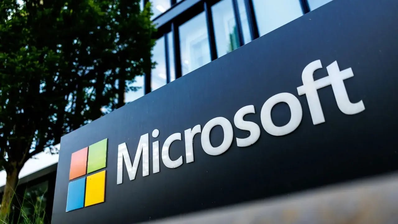 Yapay Zeka Gücü Microsoft'u Tek Günde 450 Milyar Dolarlık Değerle Zirveye Taşıdı