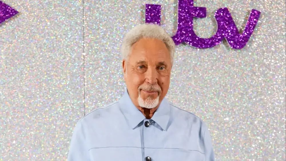 86 Yaşındaki Tom Jones, The Voice UK'den Kovulduğunu İddia Etti: Gerekçe Sigorta