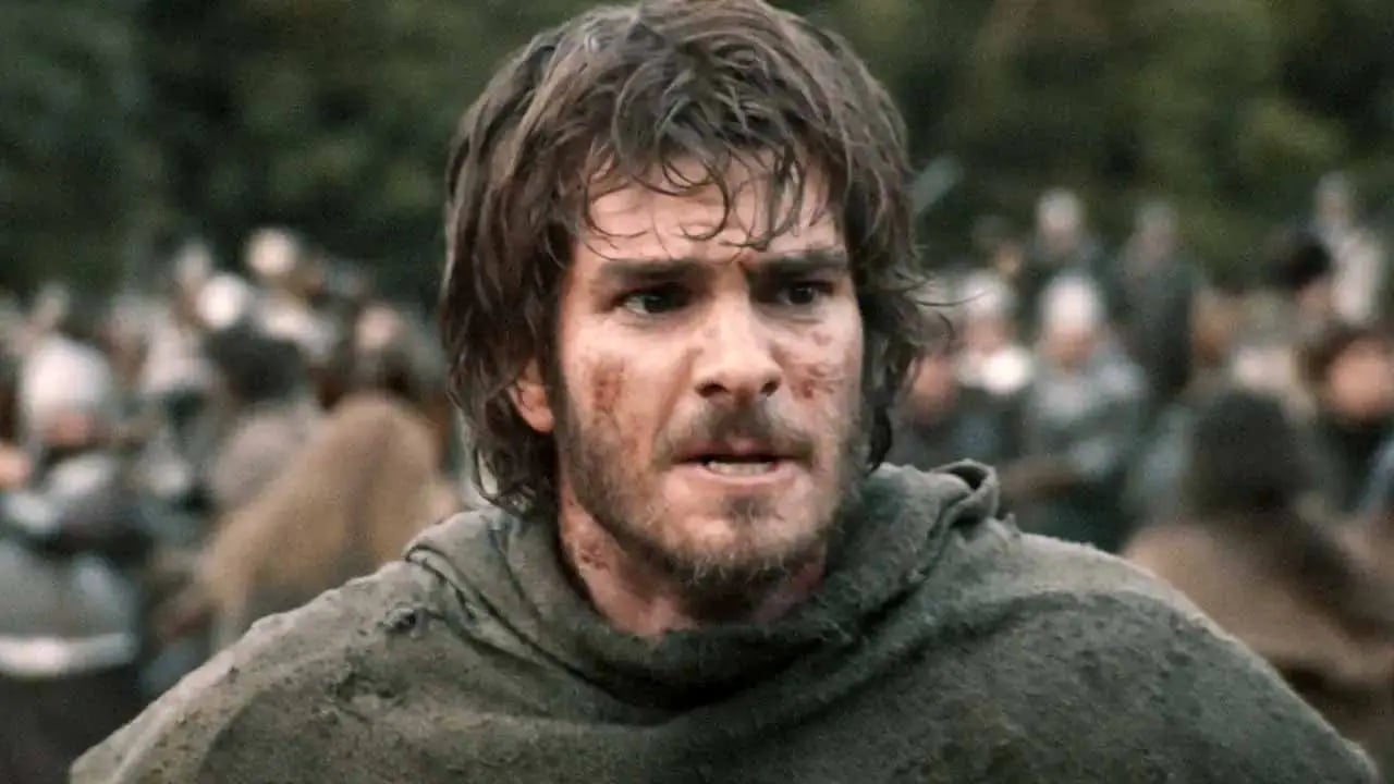 Andrew Garfield Orta Çağ'ın Kanlı Dönüşüne Hazır