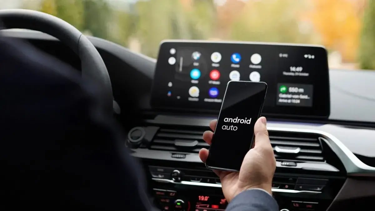 Android Auto'da Büyük Dönüş: Hız Göstergesi En Sonunda Araç Ekranına Geldi