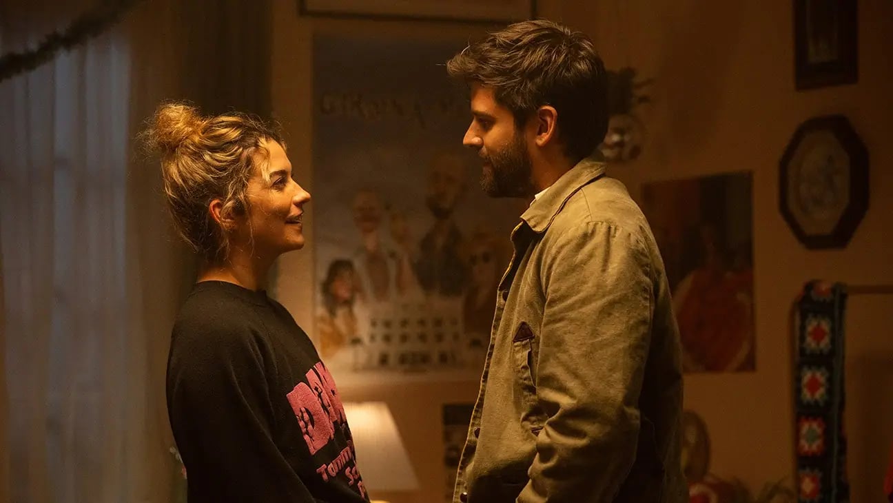Annie Murphy'nin Yeni Romantik Komedisi All That She Wants: Zorlamadan Parlayan Bir Film