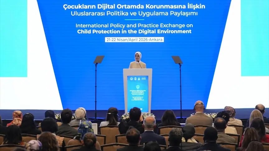 Bakan Göktaş Duyurdu: Dijital Oyunlar İçin Yeni Yönetmelik Yolda, Sosyal Medyaya Sıkı Denetim Geliyor