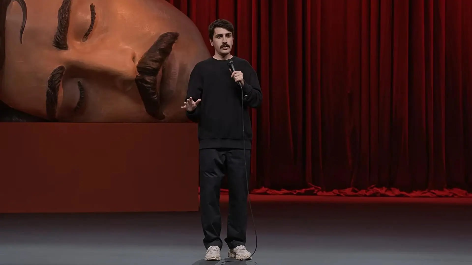Deniz Göktaş Tutuklandı: Stand-Up Sahnesindeki İfadeleri Dedurasına Yol Açtı