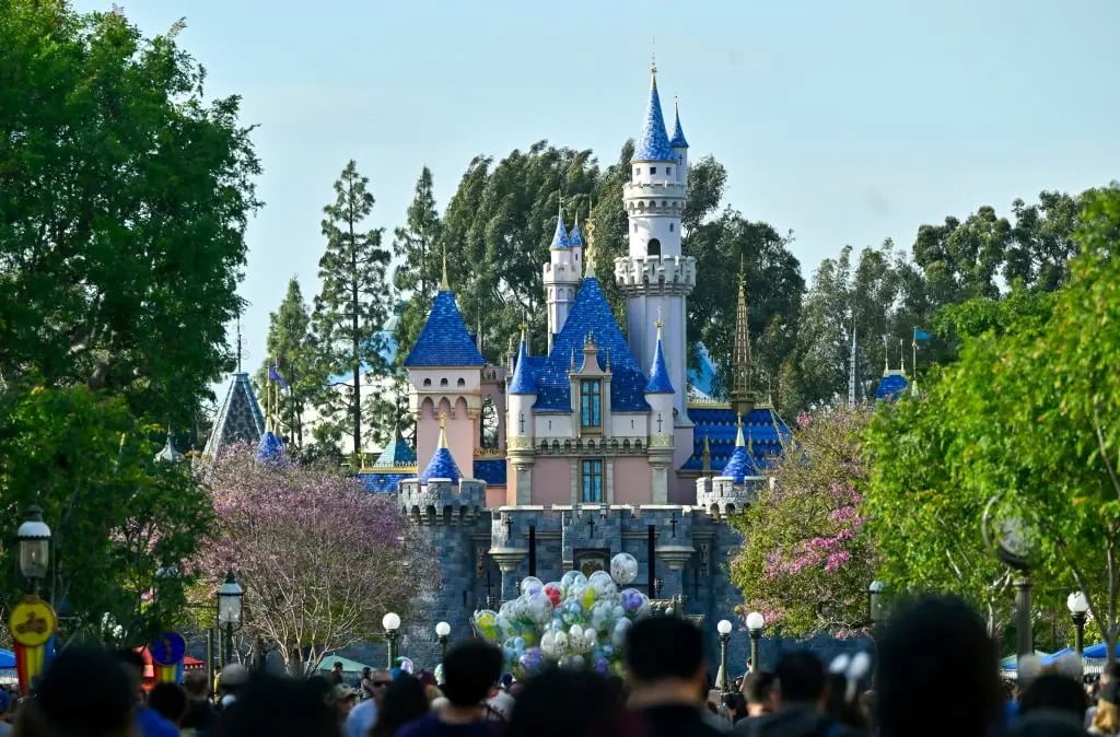 Disneyland Tarihi Noktaya Ulaştı: 1 Milyar Ziyaretçinin Kapısından Geçti