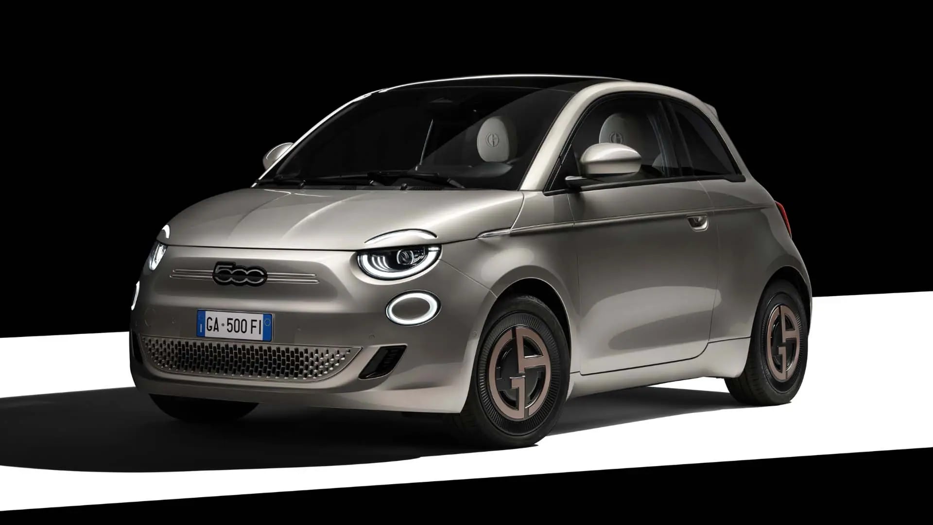 Fiat 500e Giorgio Armani Koleksiyon Serisi Yeniden Türkiye'de!
