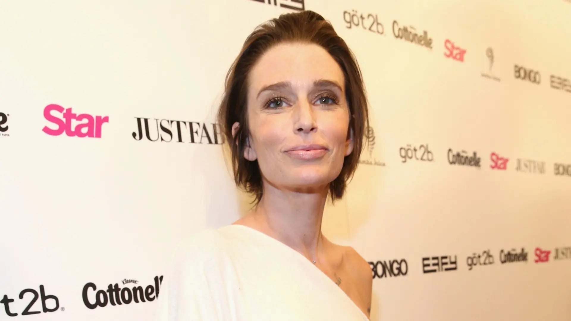 Georgina Cates Hayatını Kaybetti: 2point4 Children Yıldızı 51 Yaşındaydı