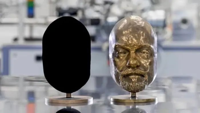 Gök Bilimine Yenilik: Uzay Çöpüne Vantablack'ten Karanlık Bir Çözüm
