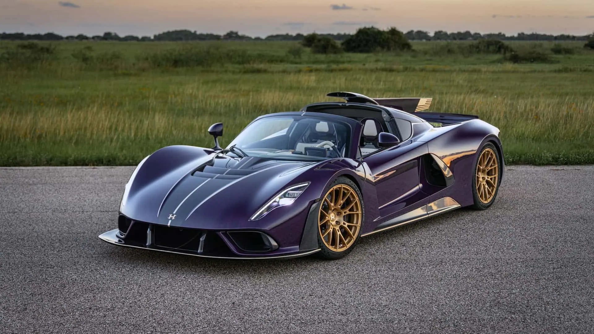 Hennessey Venom F5-M: Yarış Pistinden Uzay Yolculuğuna