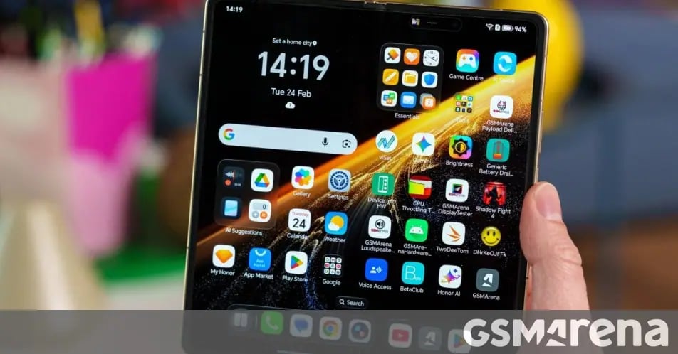 Honor Yeni Geniş Katlanır Telefonla Piyasayı Sallayacak