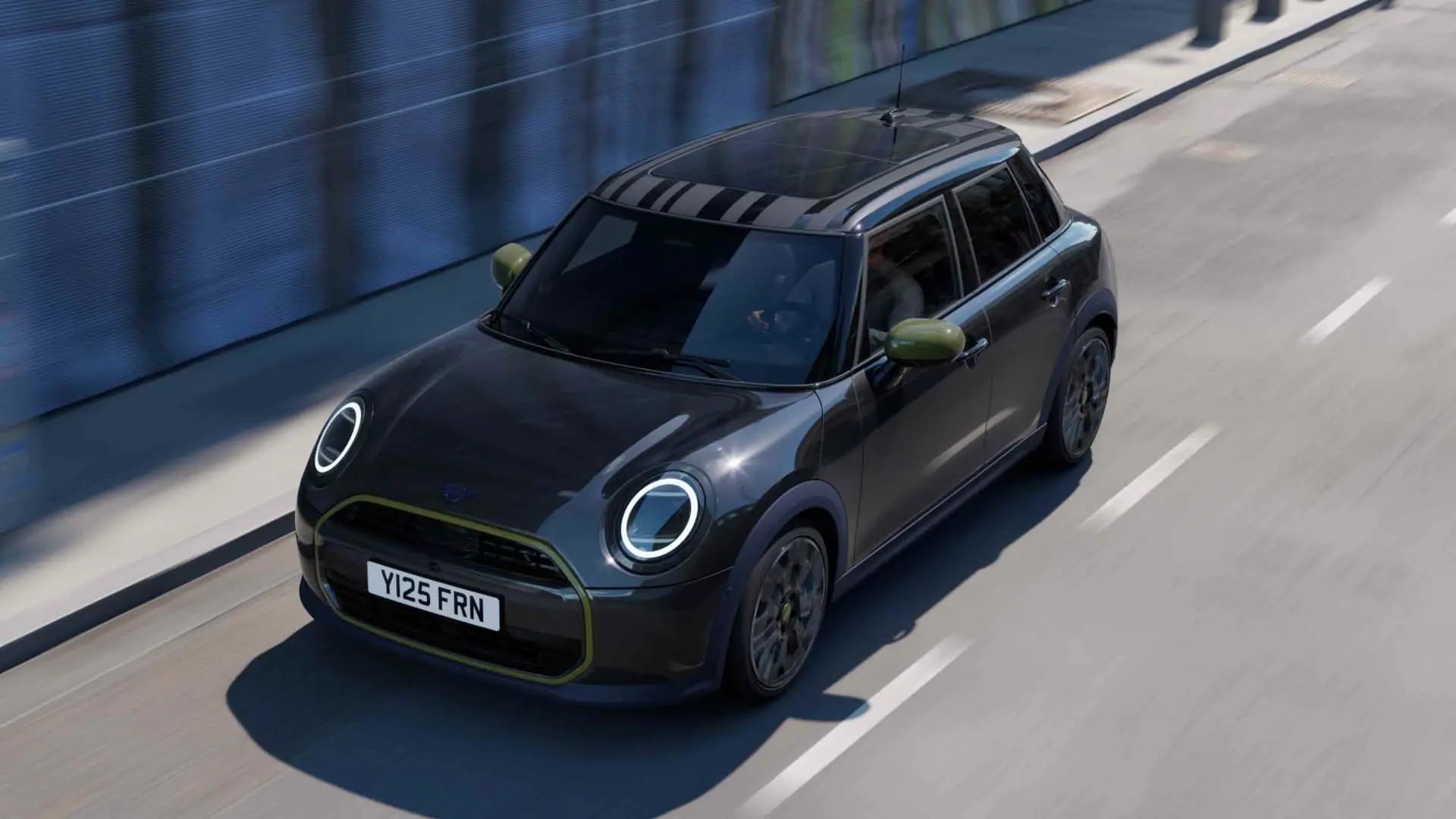 İki İngiliz İkonu Bir Arada: MINI Cooper Paul Smith Serisi Türkiye'de!